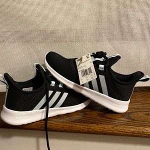 Girls Adidas Cloudfoam Pure 2.0 NWT - Size 4